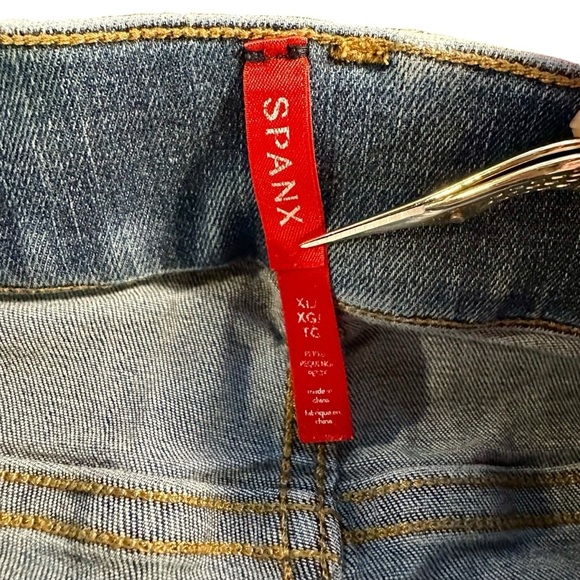 Spanx Medium Wash Blue Ankle Length Pull-On Skinny Jeans Size XL - Picture 2 of 11